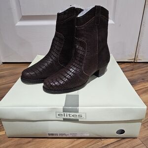 Elites by Walking Cradles Cowgirl Brown Matte Boots Size 7.5 M